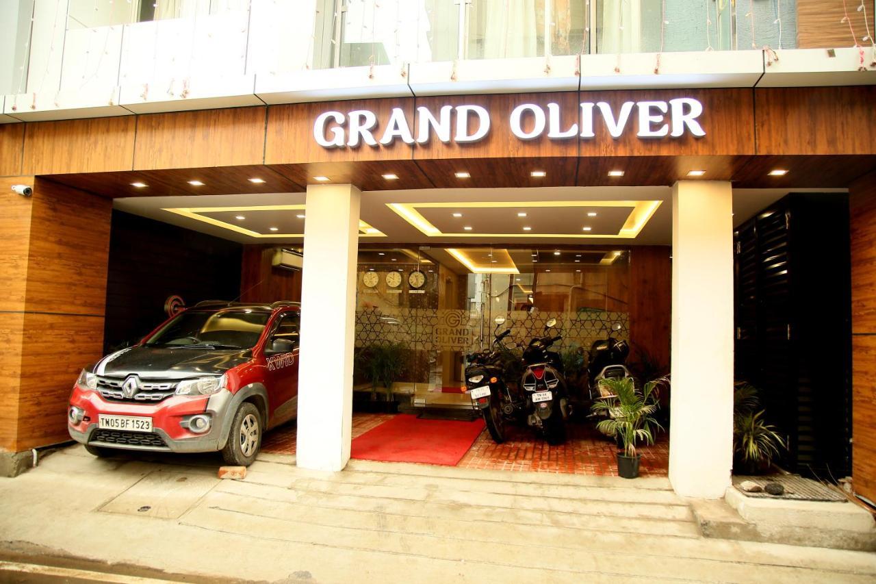Grand Oliver Madrás Exterior foto